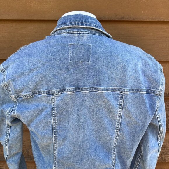 Justice Girls Denim Jacket Size 16/18 Light Blue Stretchy Frayed Hem Button Fron - Picture 9 of 10